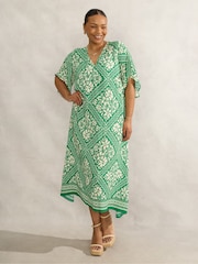 Live Unlimited Green Petite Curve Bandana Print T-Shirt Midi Dress - Image 4 of 4