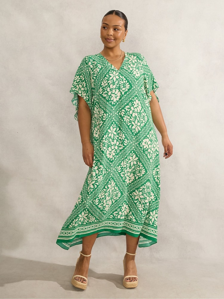 Live Unlimited Green Petite Curve Bandana Print T-Shirt Midi Dress - Image 4 of 4 Live Unlimited Green Petite Curve Bandana Print T-Shirt Midi Dress - Image 4 of 4