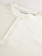 أبيض بيج فاتح - تيشرت قطني Modal بملمس مضلع ولمسة أنيقة - صورة 3 من 3