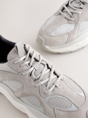 Gris - Suede Trim Runners - Imagen 3 de 5