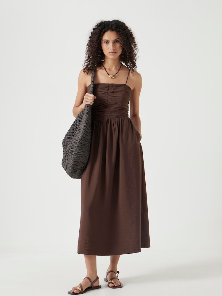 Коричневый - Hush Air Flow Thin Strap Gathered Midi Dress - Изображение 1 из 5