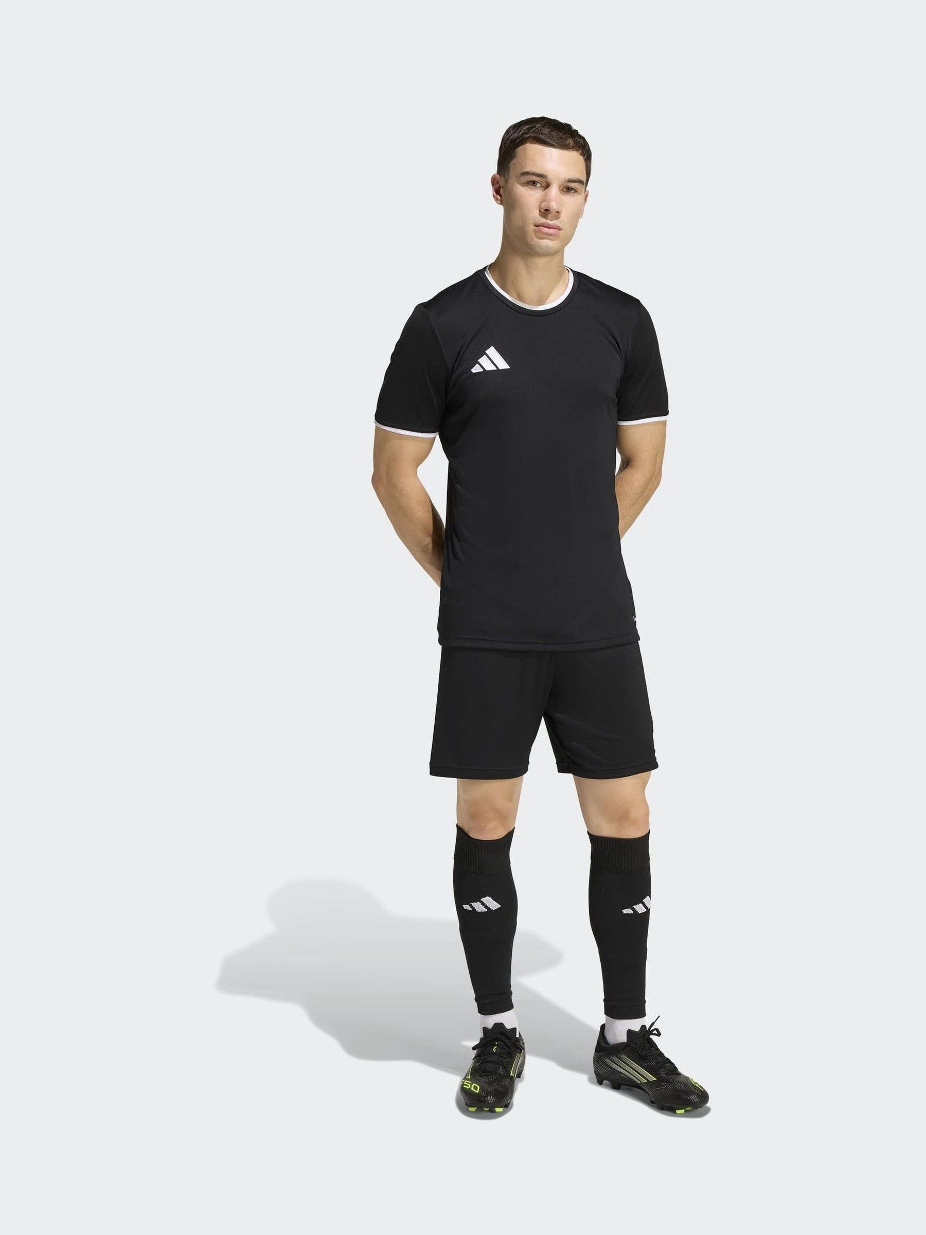 Next：日本 ブラック - adidas Entrada 26 ショートパンツ from Next Japan