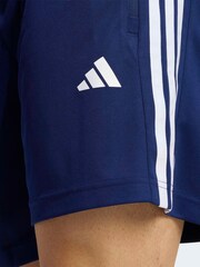 أزرق - adidas Workout Essentials Base 3-Stripes Pique Shorts 7Inch - صورة 4 من 6