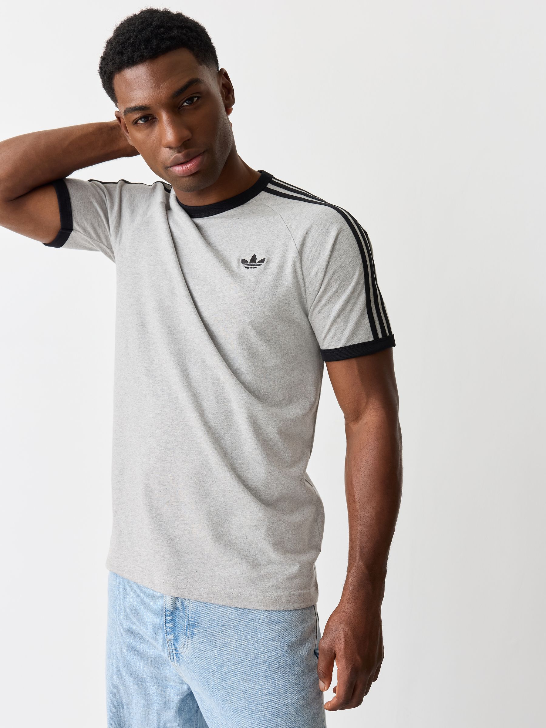 Next：日本 グレー - adidas Originals 3-ストライプ Tシャツ from