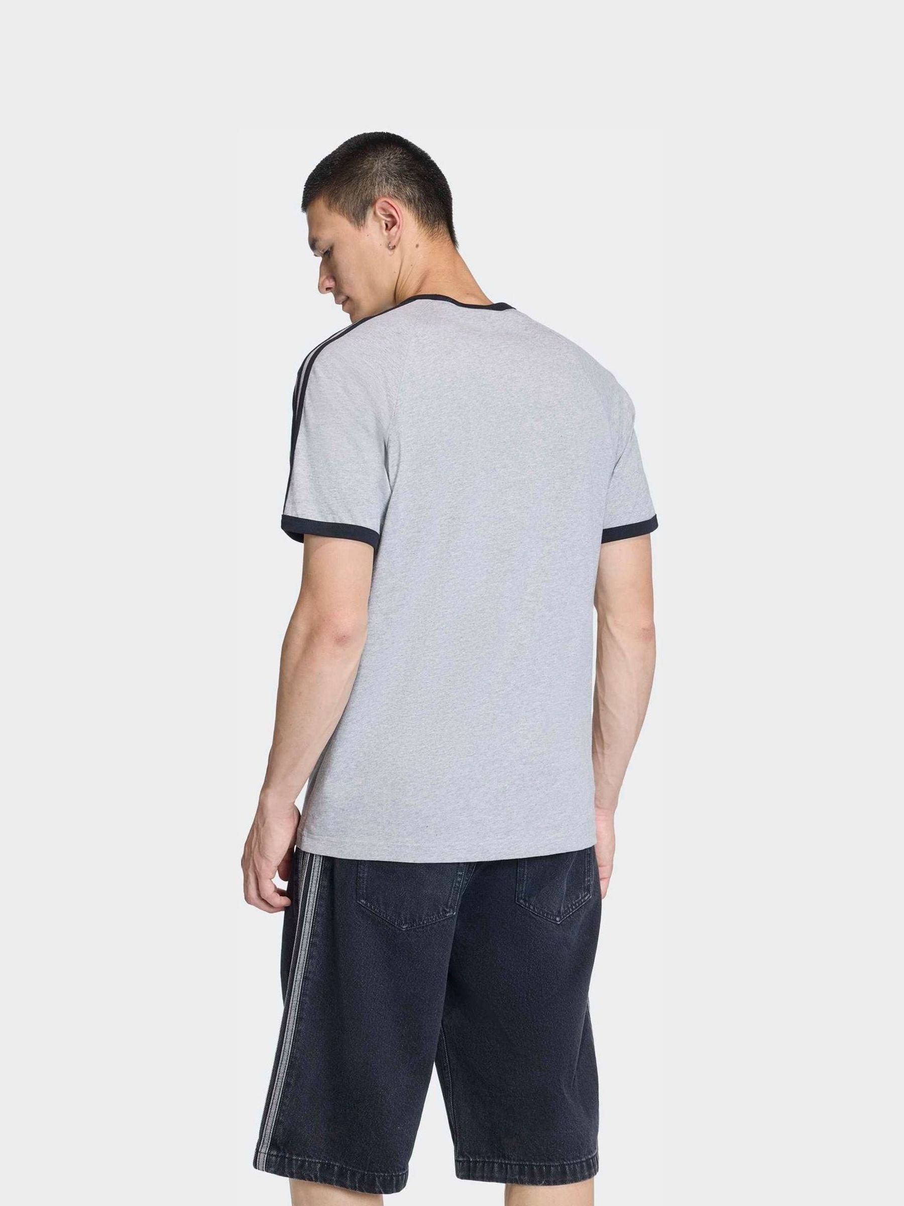 Next：日本 グレー - adidas Originals 3-ストライプ Tシャツ from