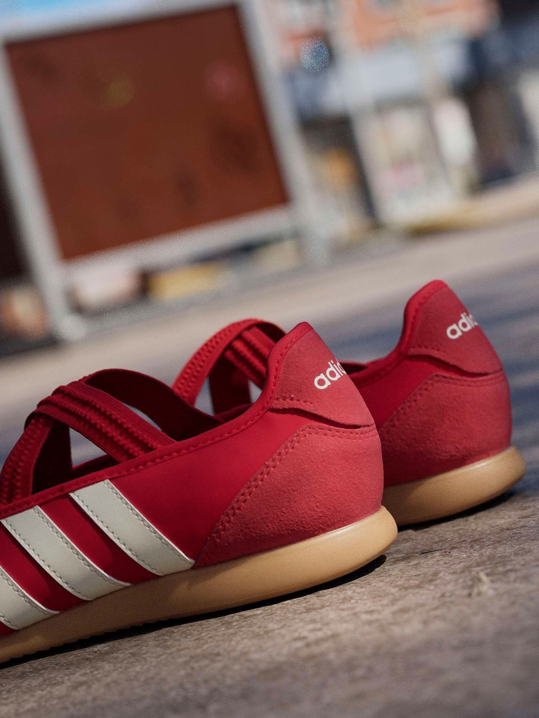 Next：日本 レッド - adidas Barreda メリージェーン バレエ