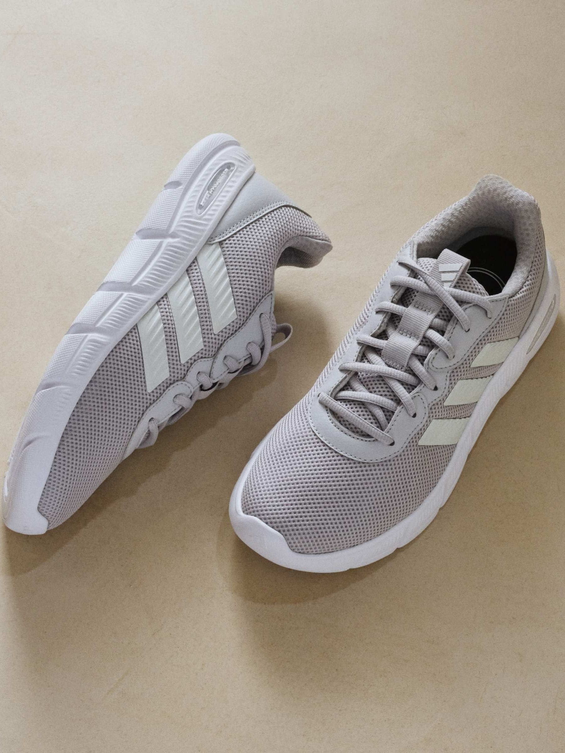 Next：日本 グレー - adidas Cloudfoam Flex レースレス ワイド