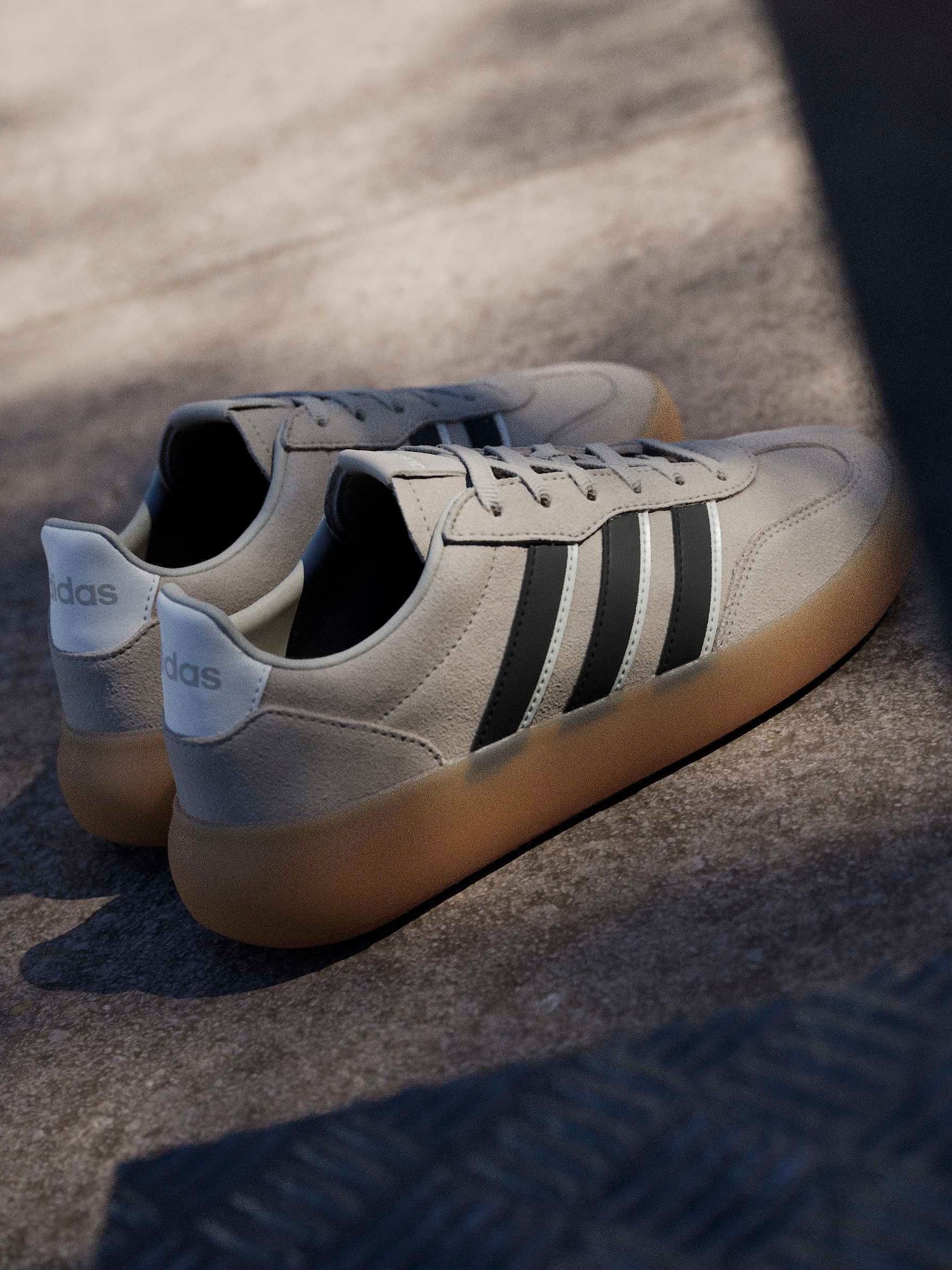Next：日本 ブラウン - adidas Barreda Decode Lux スニーカー from