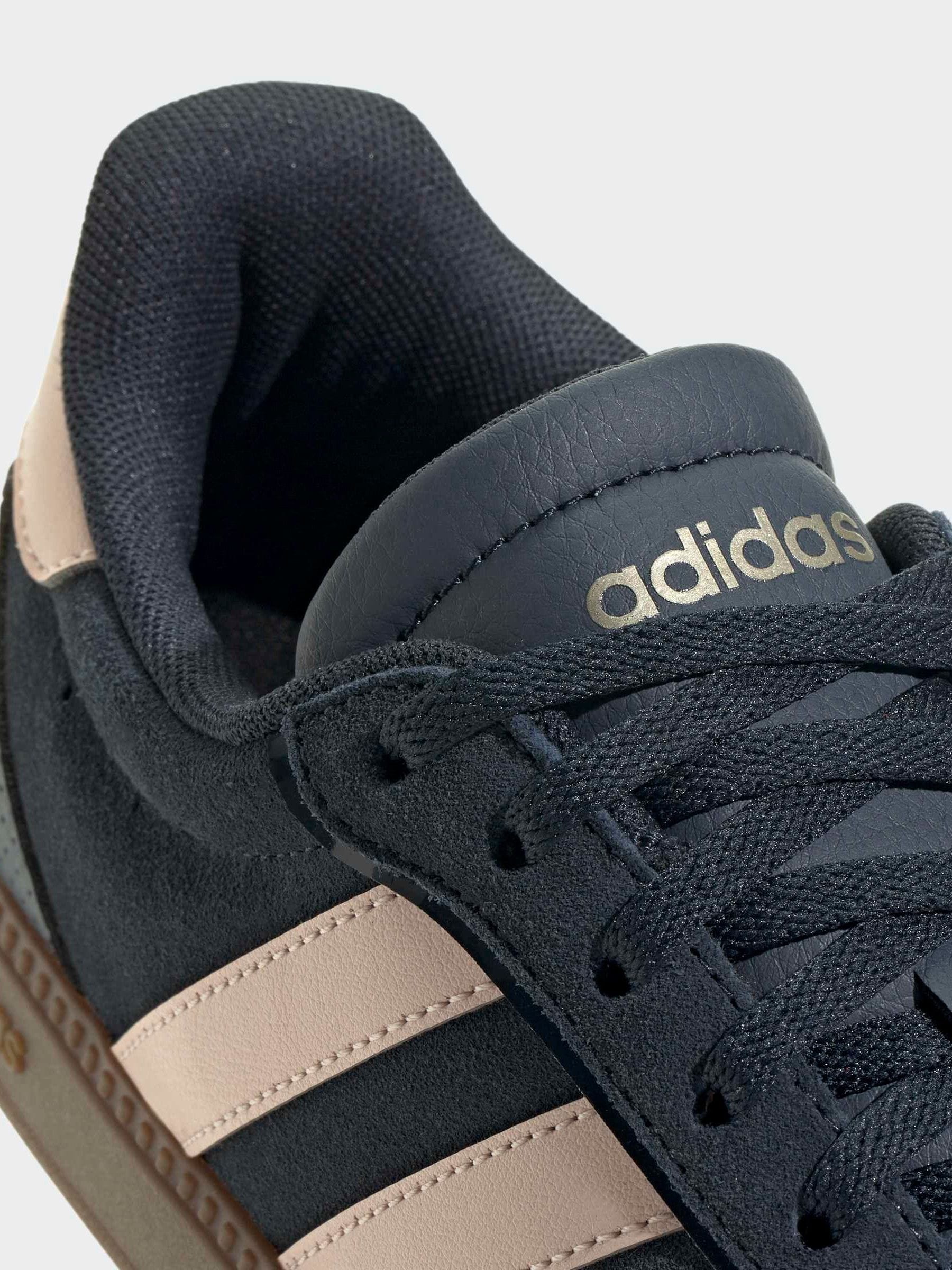 Next：日本 ブルー / ピンク - adidas Breaknet スリーク スニーカー