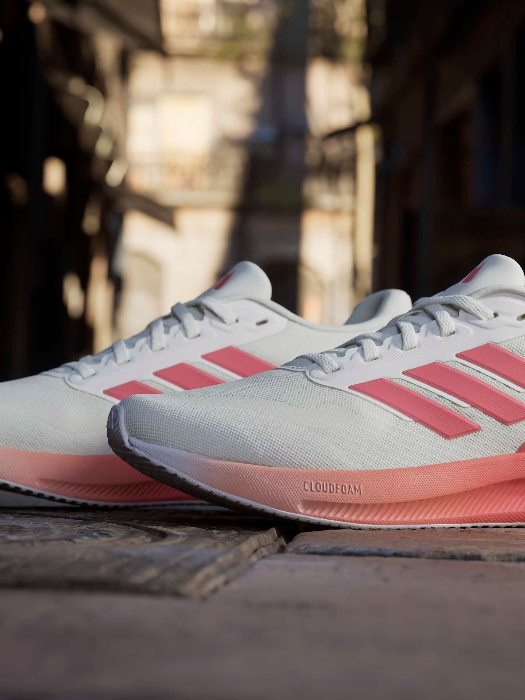 Next：日本 Off White - adidas ラン ファルコン スニーカー from Next