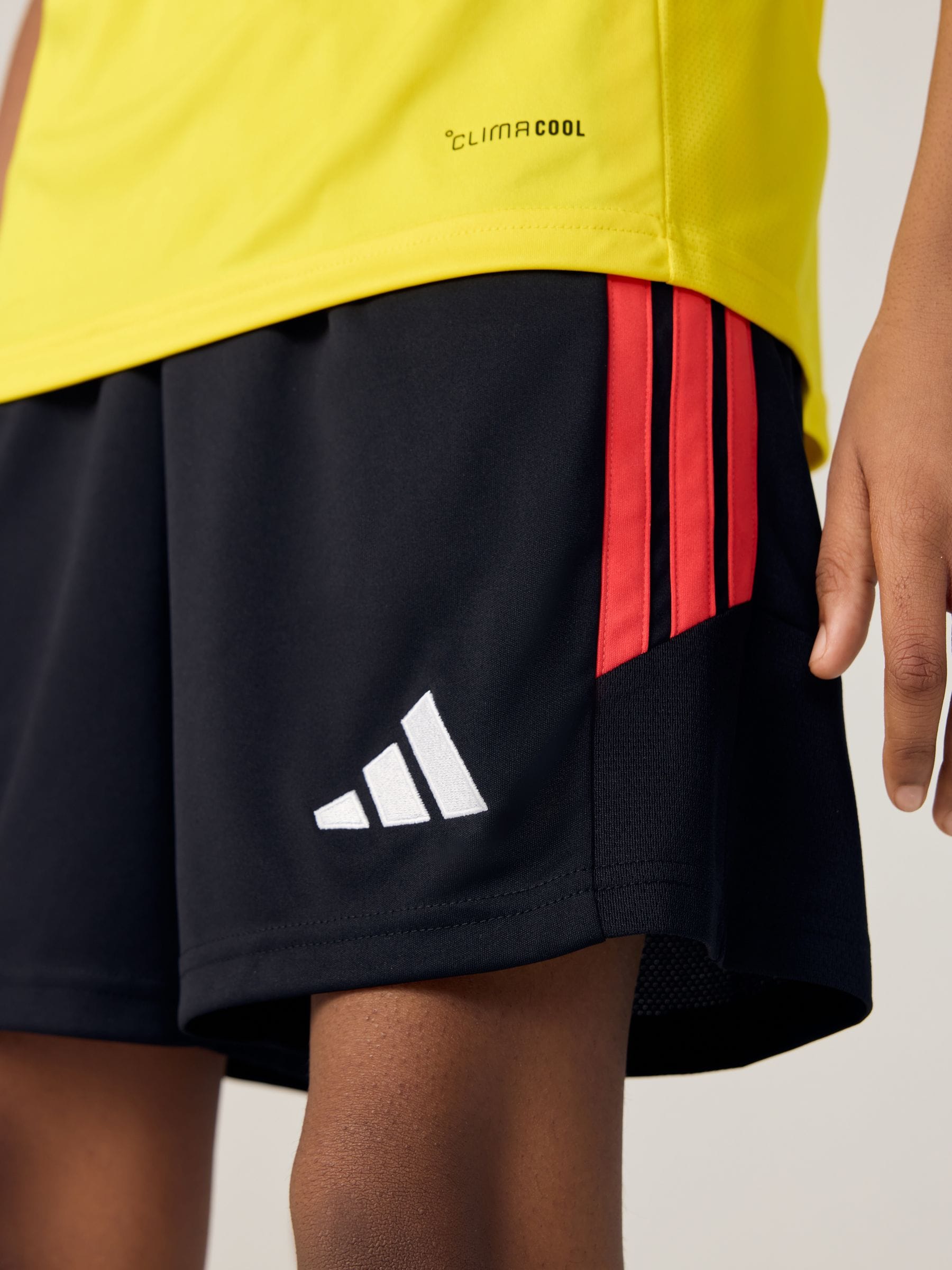 Comprar Preto/Laranja - Calções de treino adidas Tiro 26 League