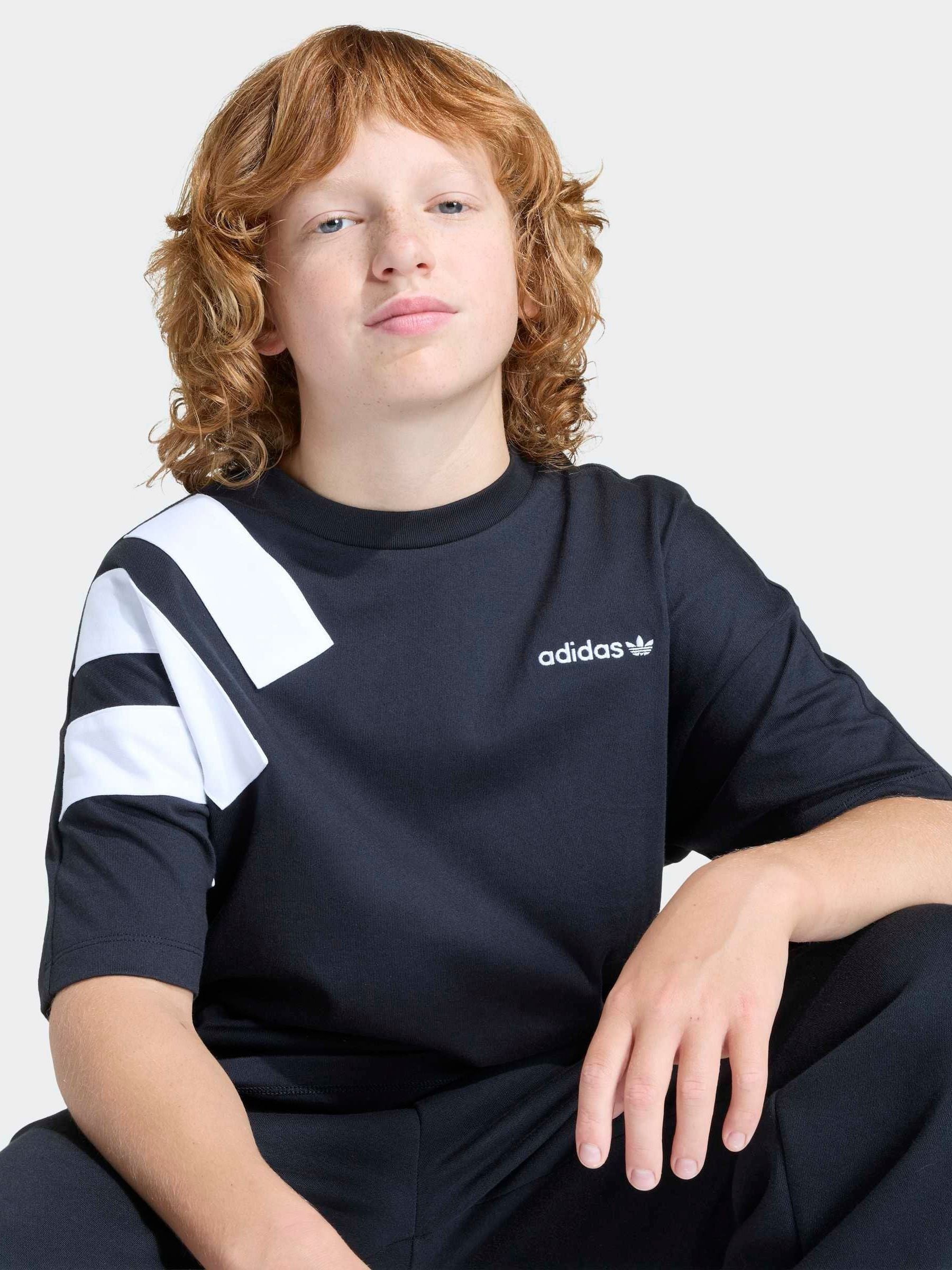 Comprar Camiseta oversized Adidas Original com logo em bloco from