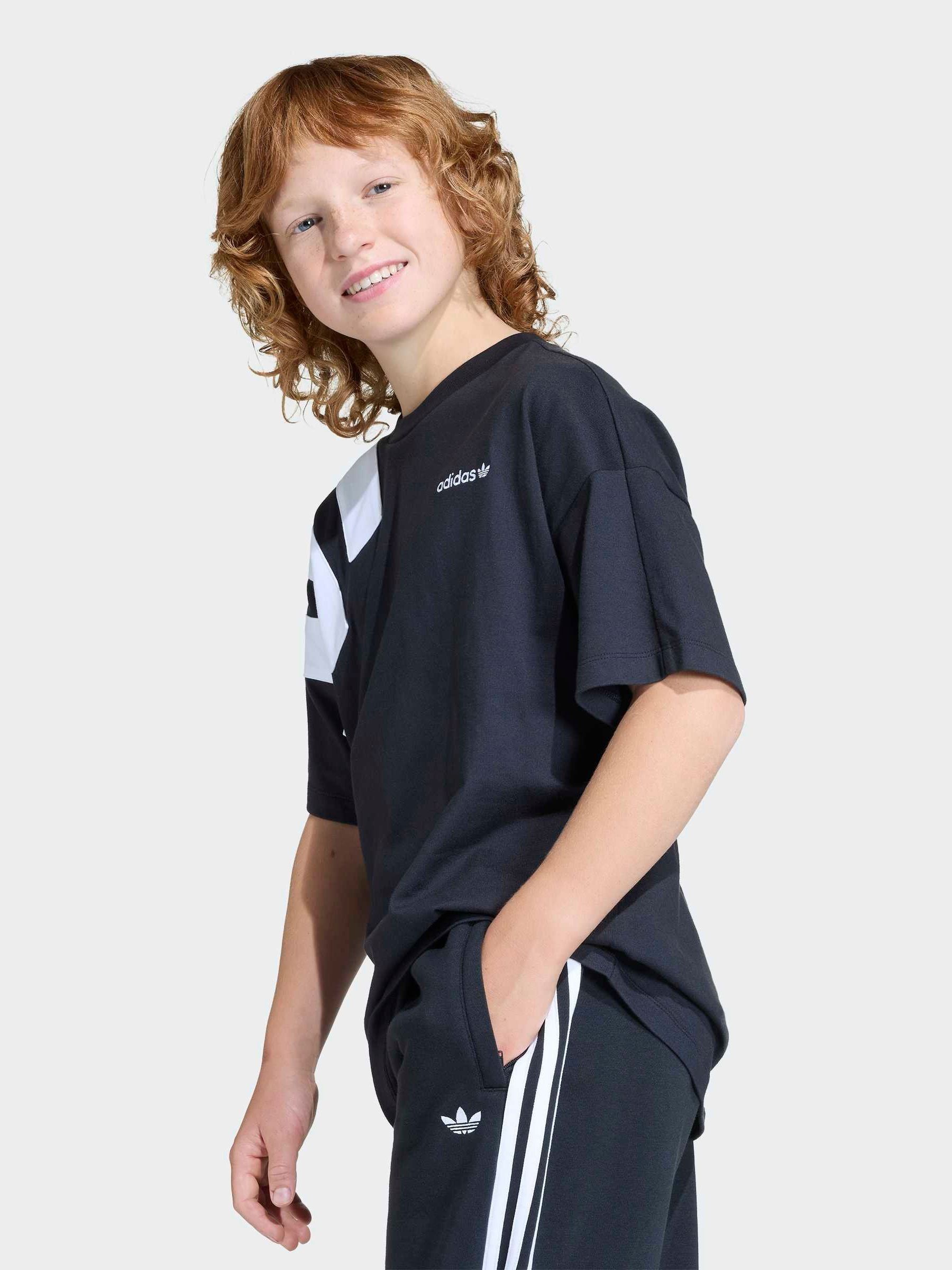 Comprar Camiseta oversized Adidas Original com logo em bloco from