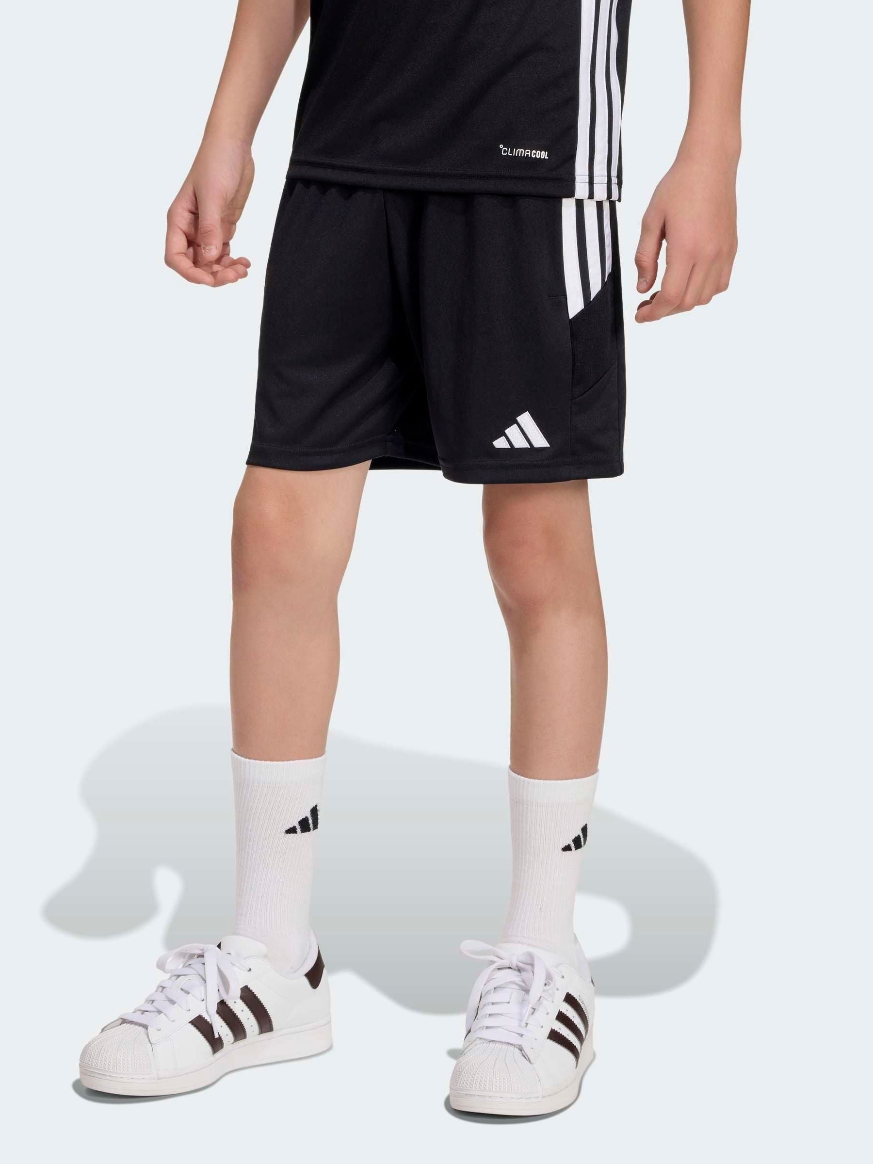 Comprar Preto - Calções de treino adidas Tiro 26 Essentials from