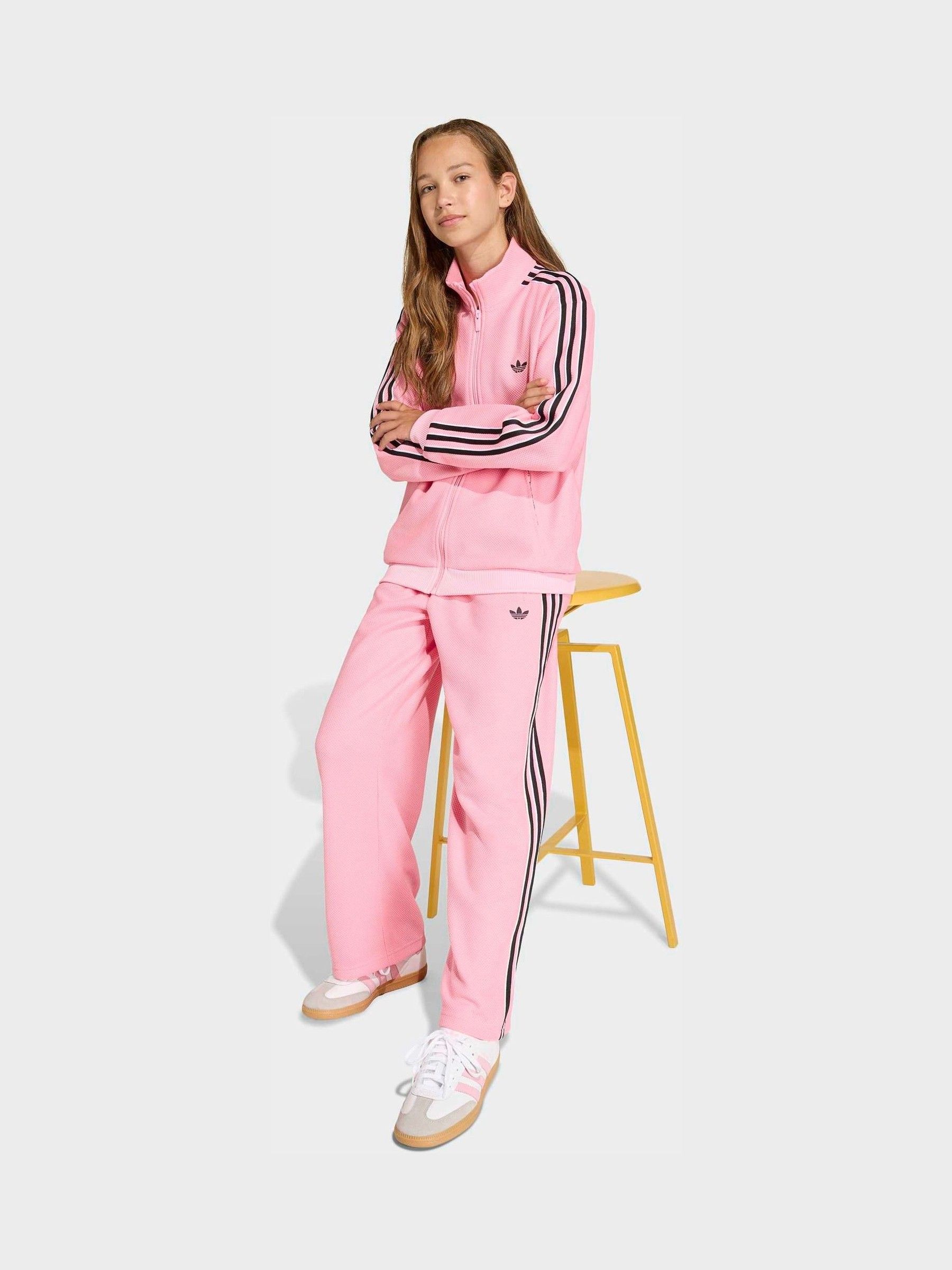 え*び様 adidas ピンク ベロアトラックジャケット 24時間限定で安くしま adidasベロアシリーズ新作発表！ | TikTok