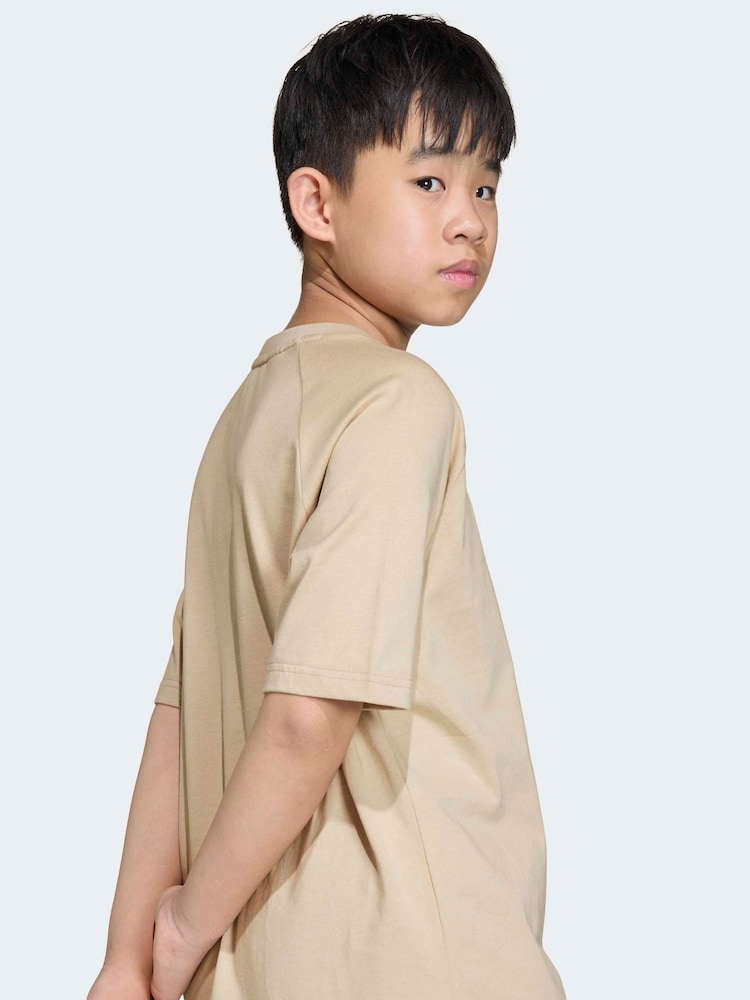 لون محايد - تيشِرت فضفاض بشعار الوريقات الثلاثة من adidas Originals - Image 4 of 4