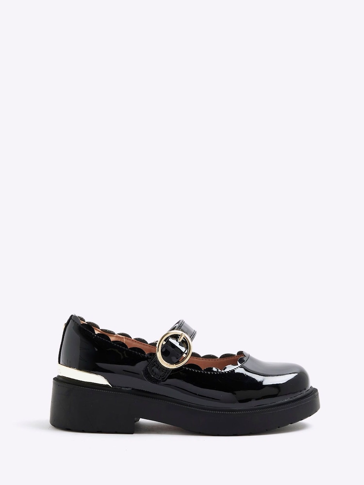 River Island Girls Scalloped Mary Jane Shoes - Bild 1 von 5 River Island Girls Scalloped Mary Jane Shoes - Bild 1 von 5