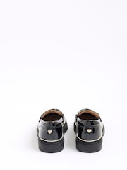 River Island Black Girls Patent Flower Chain Loafers - Image 2 of 4