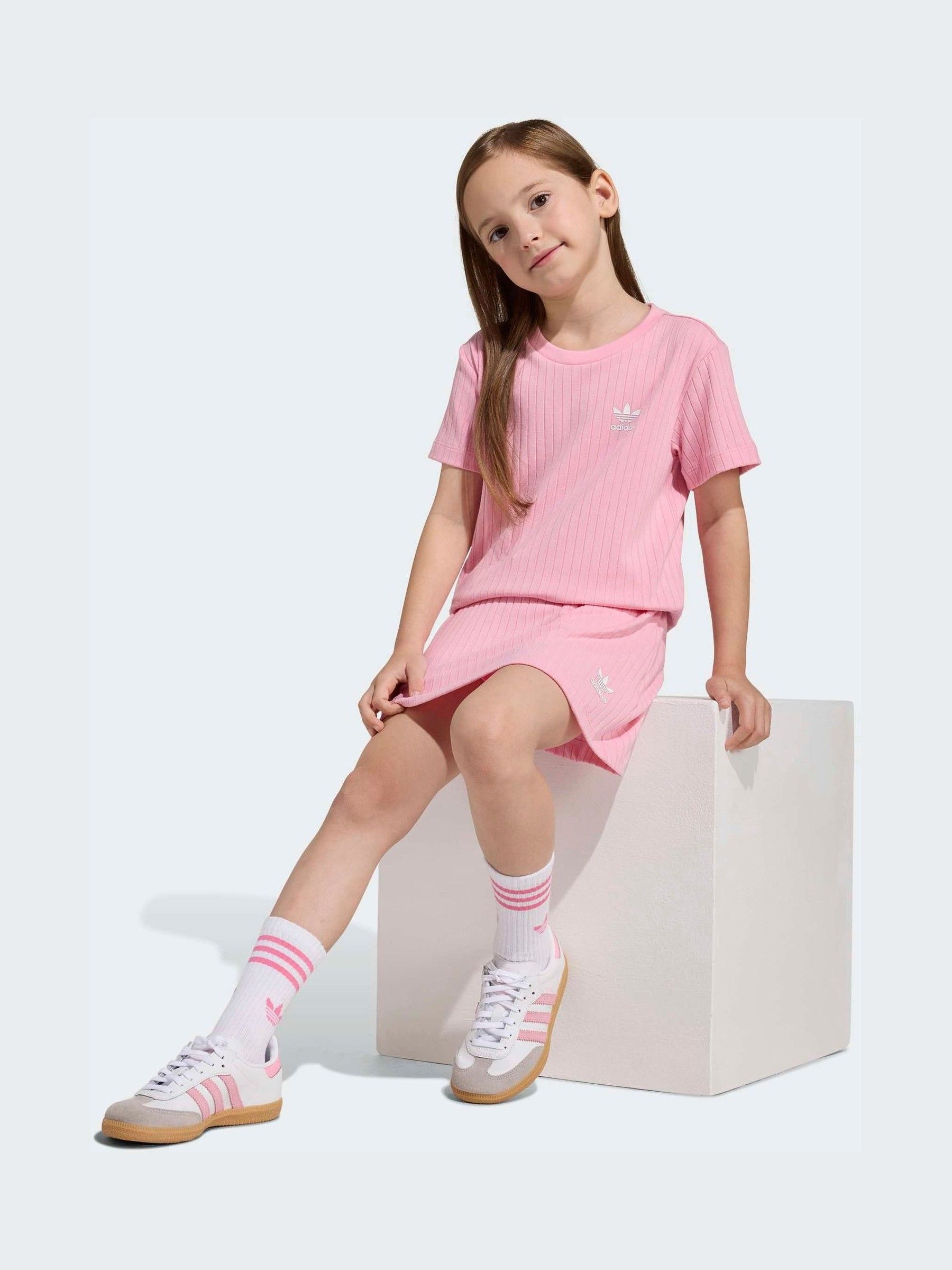 Next：日本 ピンク - adidas originals リブ Tシャツ & スカート