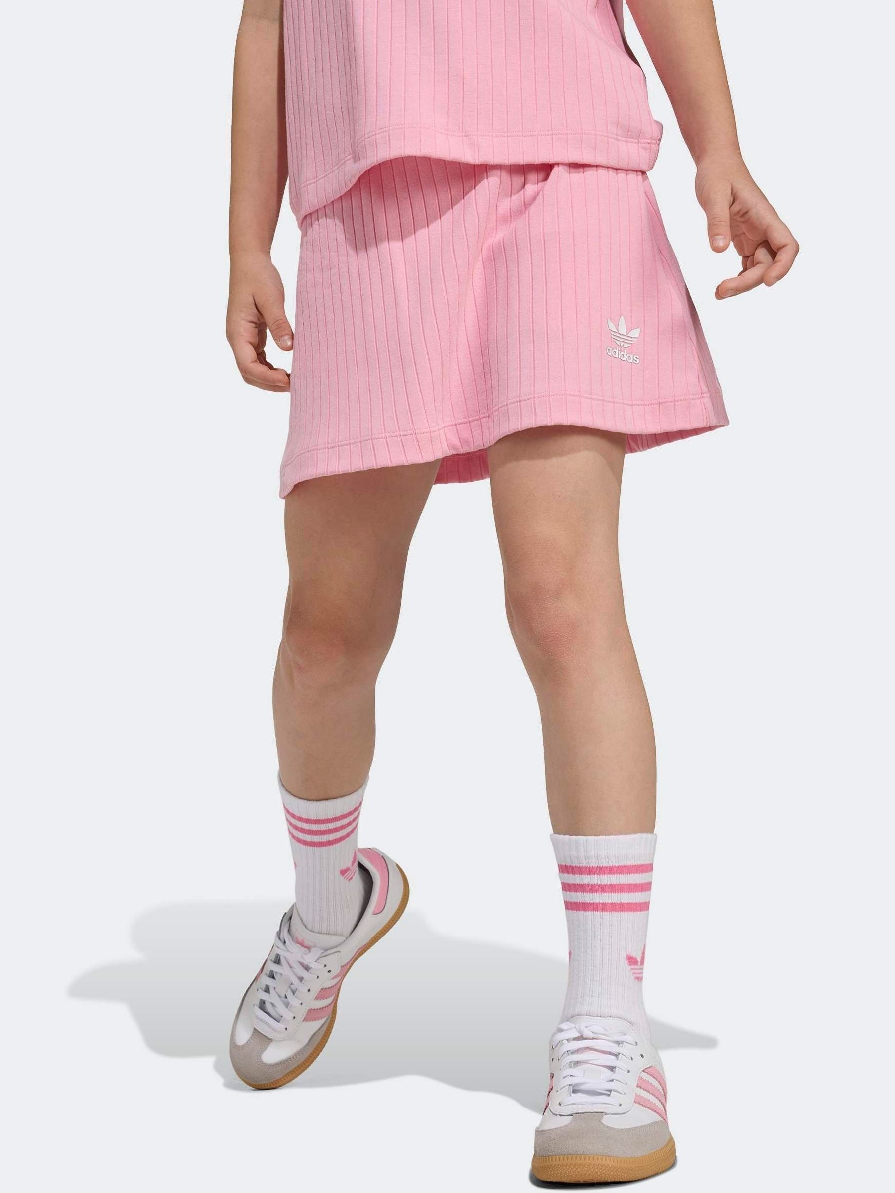 Next：日本 ピンク - adidas originals リブ Tシャツ & スカート