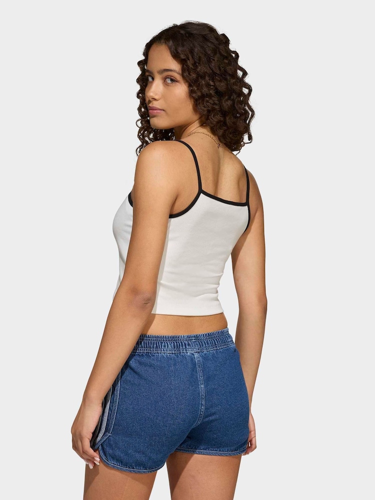 לבן - adidas Originals Mini Rib Crop Vest Top - תמונה 2 מתוך 6 לבן - adidas Originals Mini Rib Crop Vest Top - תמונה 2 מתוך 6