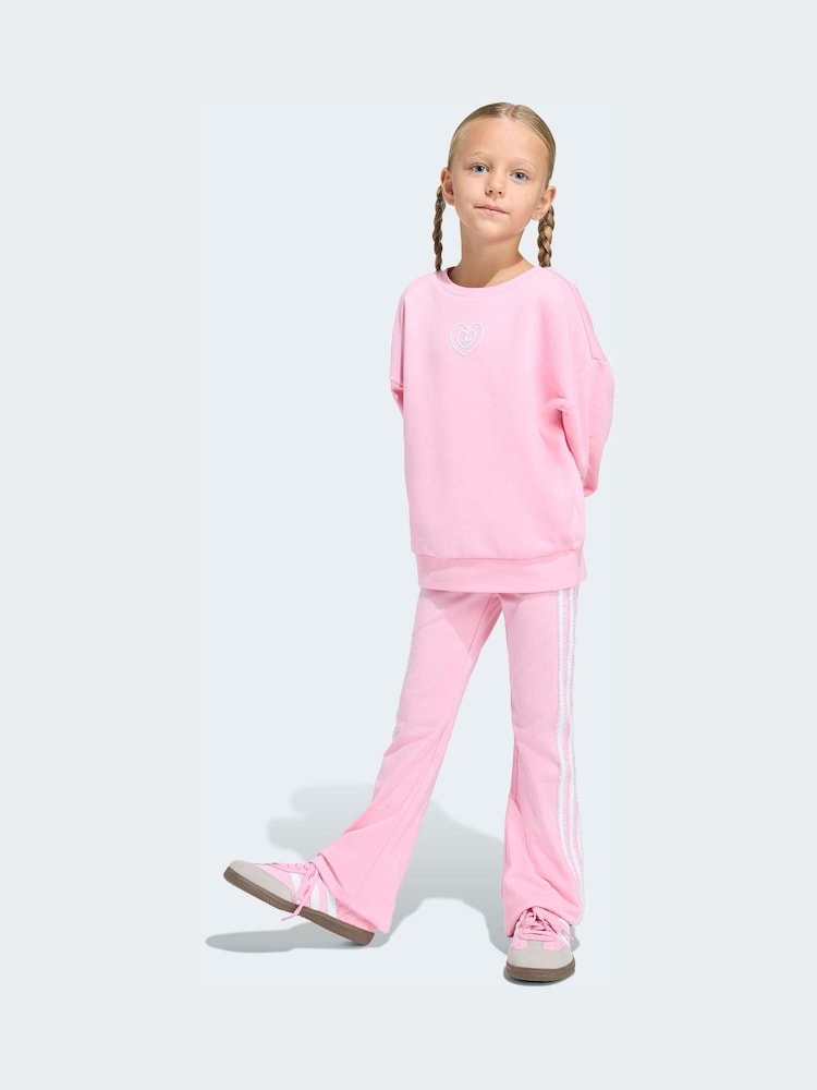 وردي - adidas Originals Disney Alice in Wonderland Sweat Top & Leggings Little Kids Set - Image 1 of 8 وردي - adidas Originals Disney Alice in Wonderland Sweat Top & Leggings Little Kids Set - Image 1 of 8