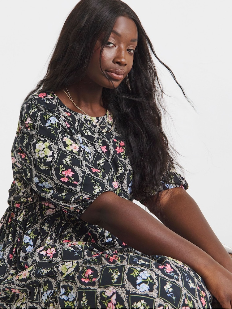 Simply Be Black Floral Print Short Sleeve Tiered Midi Dress - Image 4 of 4 Simply Be Black Floral Print Short Sleeve Tiered Midi Dress - Image 4 of 4