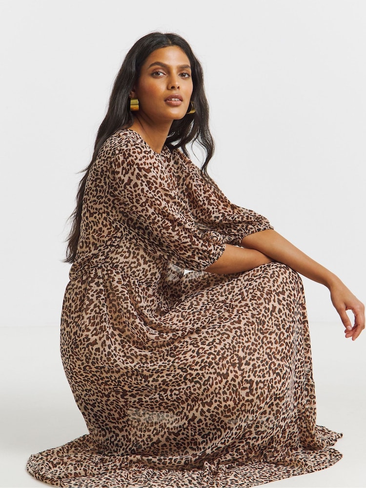 Simply Be Animal Short Sleeve Tiered Georgette Maxi Dress - Image 4 of 4
