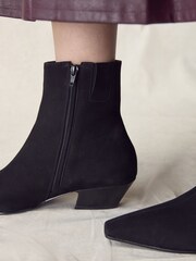 Black Nubuck Leather N. Premium Chisel Toe Flat Ankle Boots - Image 4 of 4