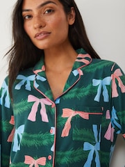 Society 8 Green Matching Family Wreath Print Pyjama Set - Image 3 of 4