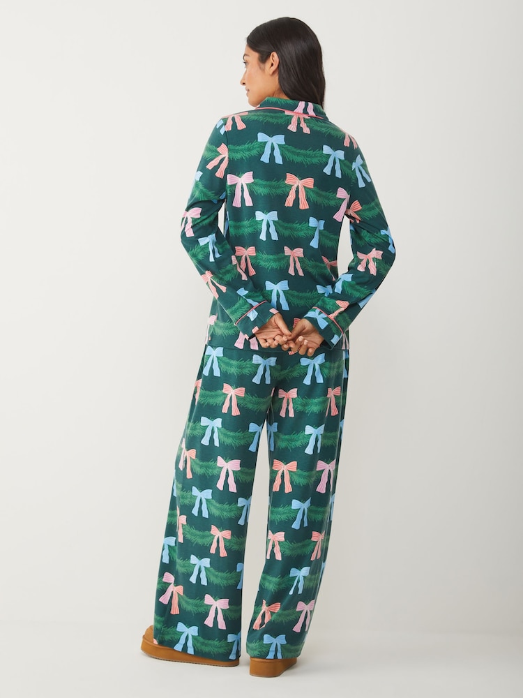 Society 8 Green Matching Family Wreath Print Pyjama Set - Image 4 of 4 Society 8 Green Matching Family Wreath Print Pyjama Set - Image 4 of 4