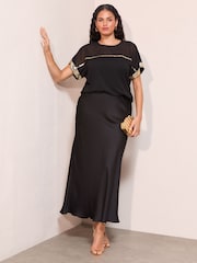 Lipsy Black Mesh Gold Sequin Curve Crew Neck T-Shirt - Image 2 of 4