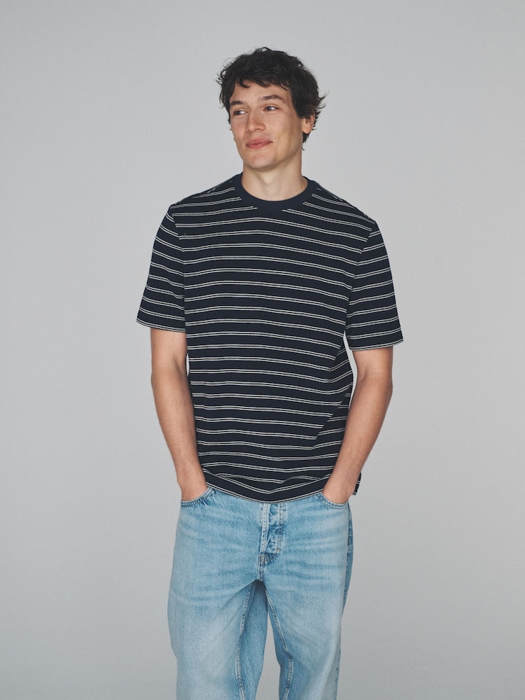 The Set 3 er-Pack Navyblau/Hellbraune Baumwoll-T-Shirts mit Struktur und Rundhals - Bild 1 von 6 The Set 3 er-Pack Navyblau/Hellbraune Baumwoll-T-Shirts mit Struktur und Rundhals - Bild 1 von 6