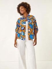 Blusa com botões e estampa floral romana - Imagem 2 de 5