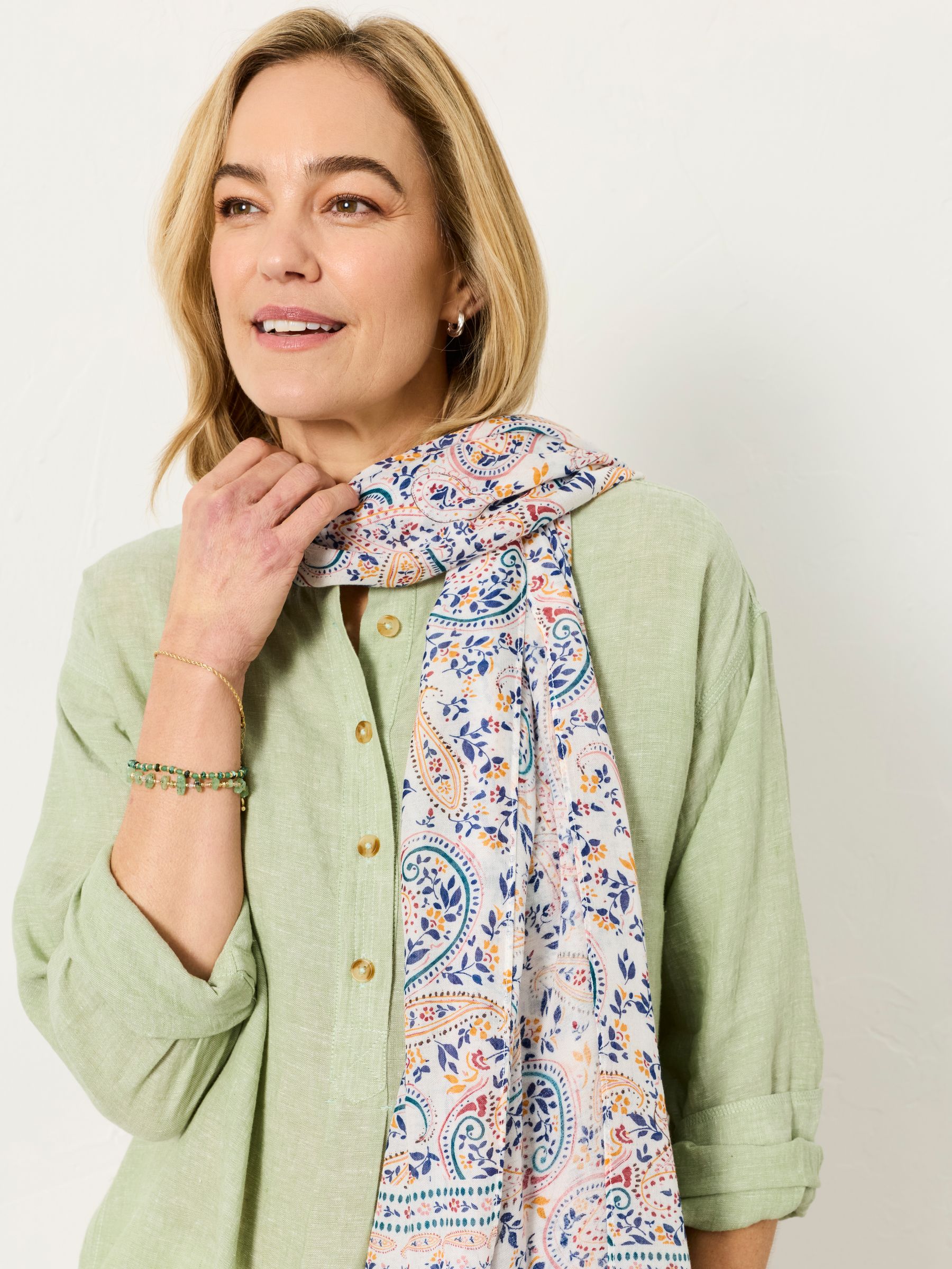 Fat Face Women's Scarf - Paisley Print - Ivory - Viscose