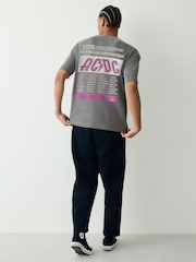 Svart ACDC - Vanlig passform - Band Graphic Print T-skjorte - Bilde 4 av 10