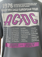 Svart ACDC - Vanlig passform - Band Graphic Print T-skjorte - Bilde 6 av 10