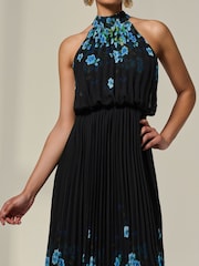 Azul - Vestido largo plisado con cuello halter de Jolie Moi - Imagen 3 de 6