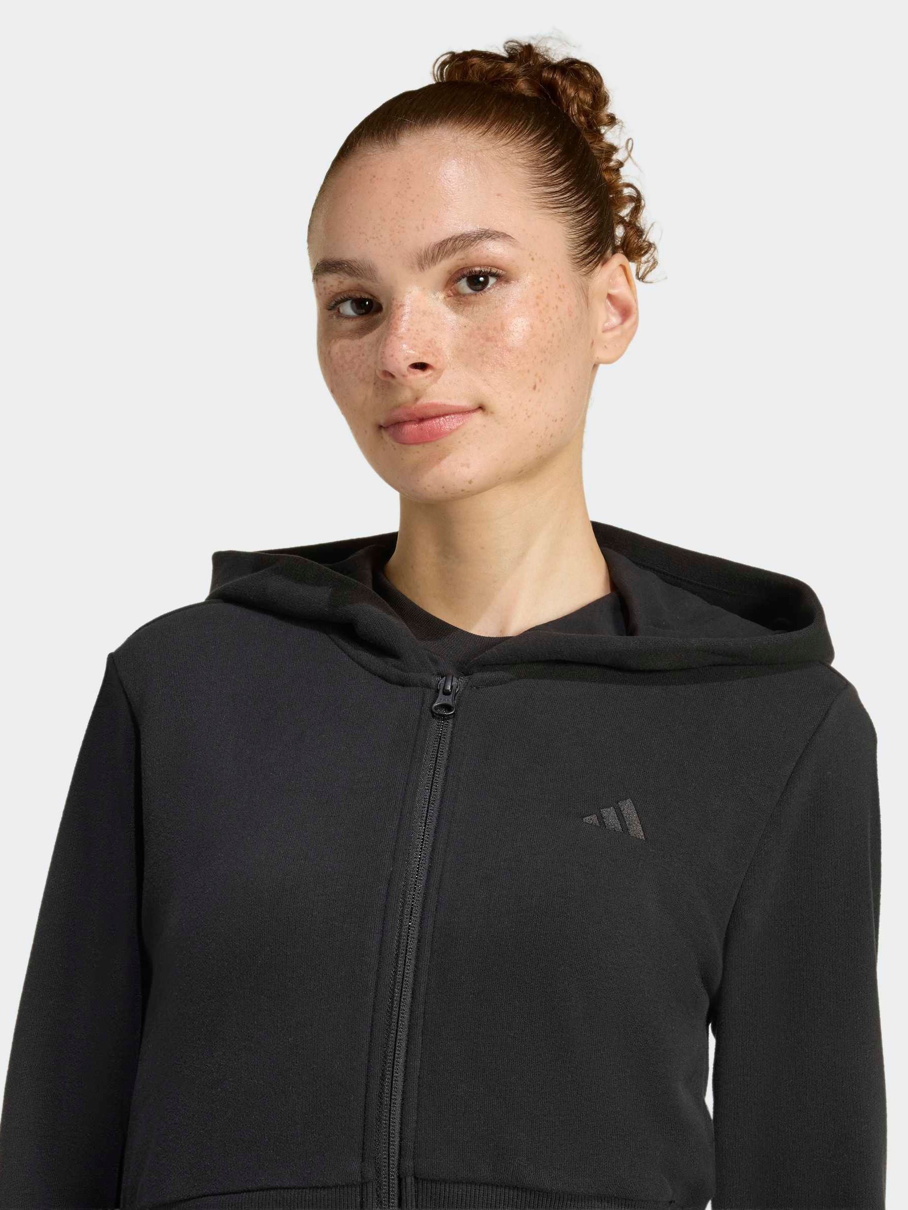 Comment porter un pull à fermeture éclair gris foncé (50 tenues et Comment porter un pull à fermeture éclair gris foncé (50 tenues et