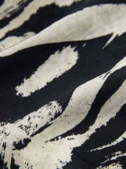 Black/White Wide Leg Trousers With Linen - Image 7 of 8