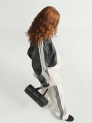 أسود - سترة فضفاضة من جلد ثعبان صناعي من adidas Originals - Image 8 of 12