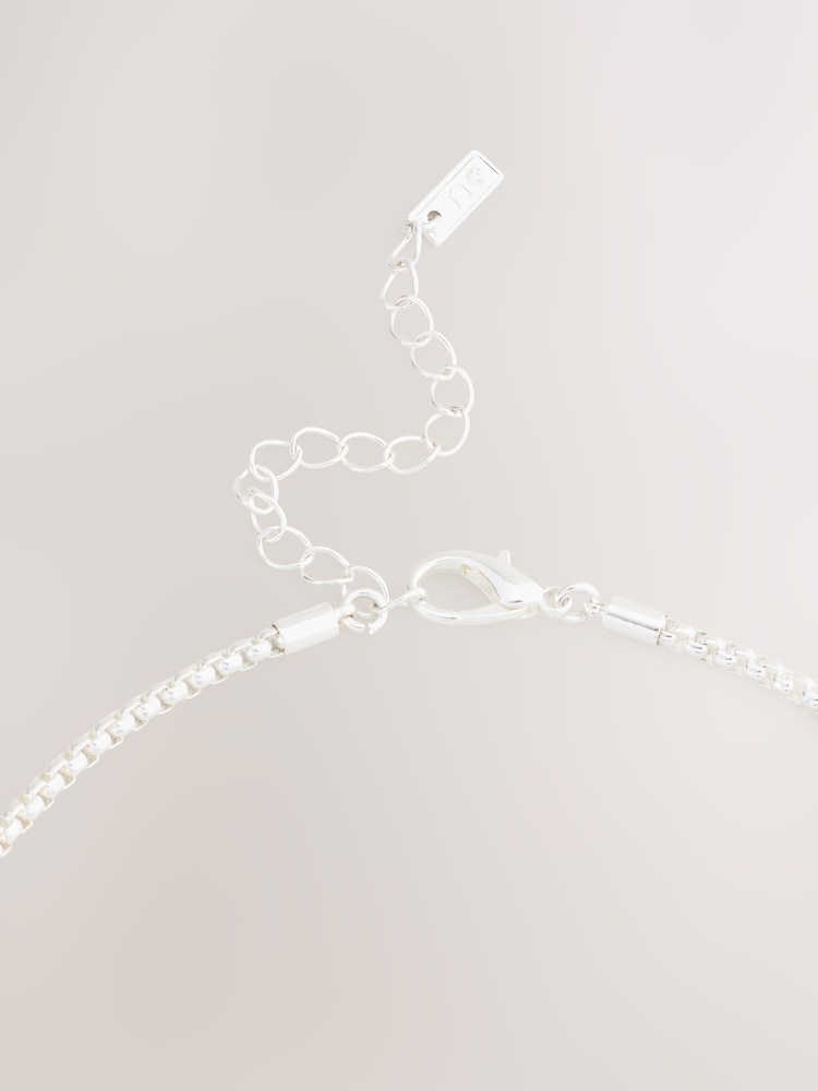 Silver Tone Long Flower Necklace - Image 4 of 4