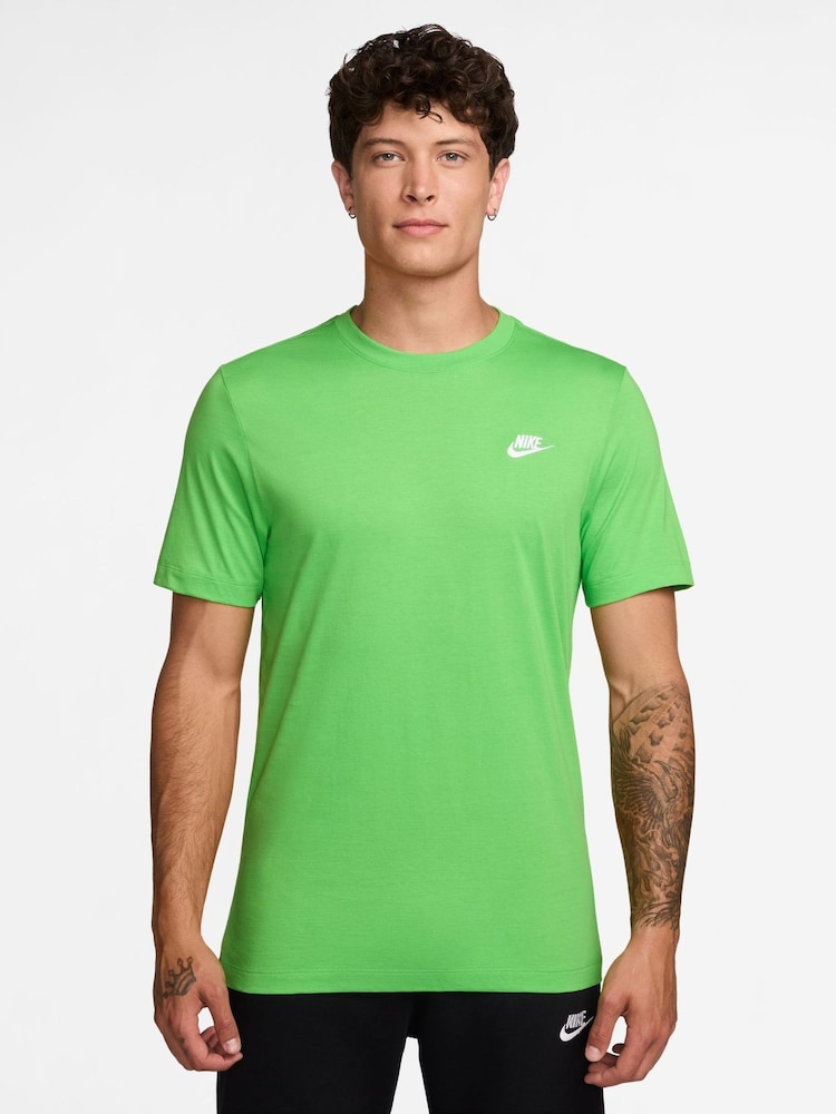Mean 綠色服飾 - Nike 短袖 Club T 恤 - 圖片 1，共 3
