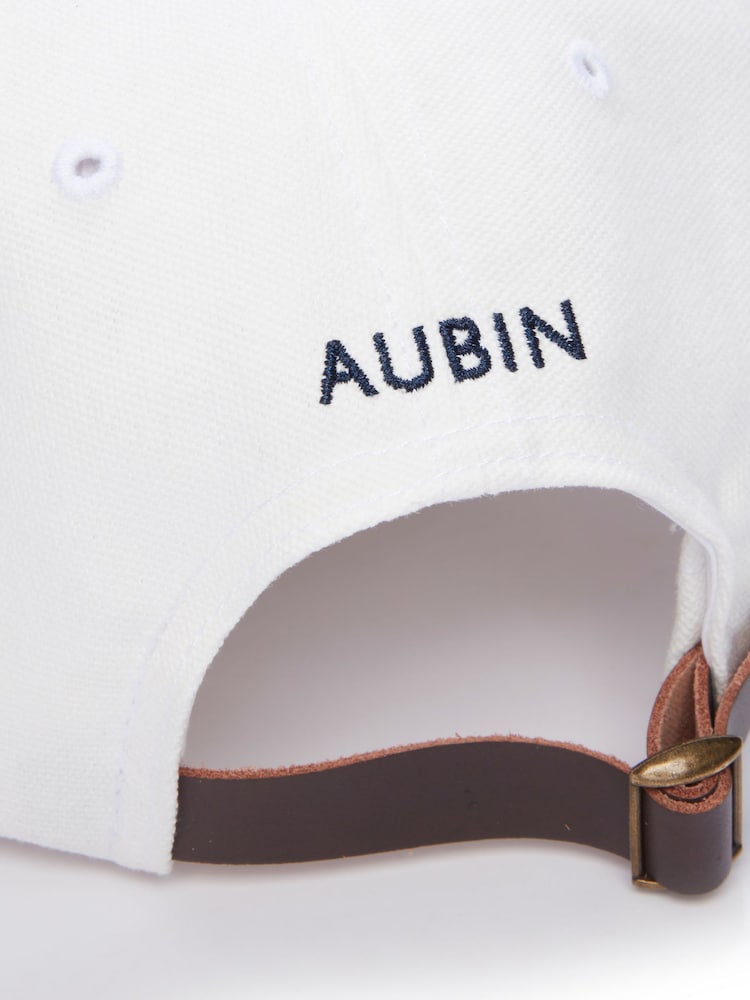 Aubin Strubby White Cap - Image 4 of 4