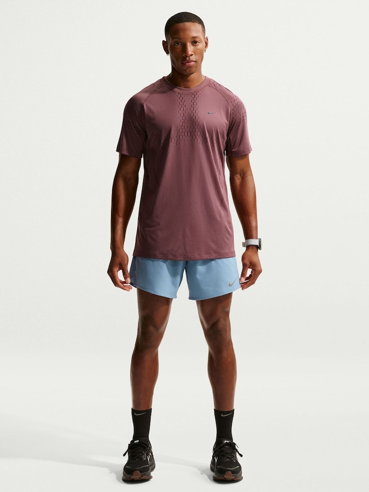 Μπλε εργασίας - Σορτς για τρέξιμο Nike Dri-FIT Stride 7 ίντσα 2-σε-1 - Εικόνα 1 του 5