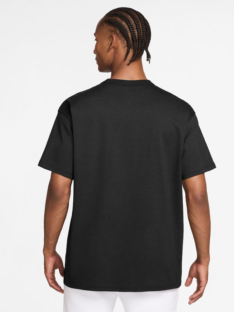 Nike Black Sportswear Premium Essentials T-Shirt - Image 2 of 3 Nike Black Sportswear Premium Essentials T-Shirt - Image 2 of 3