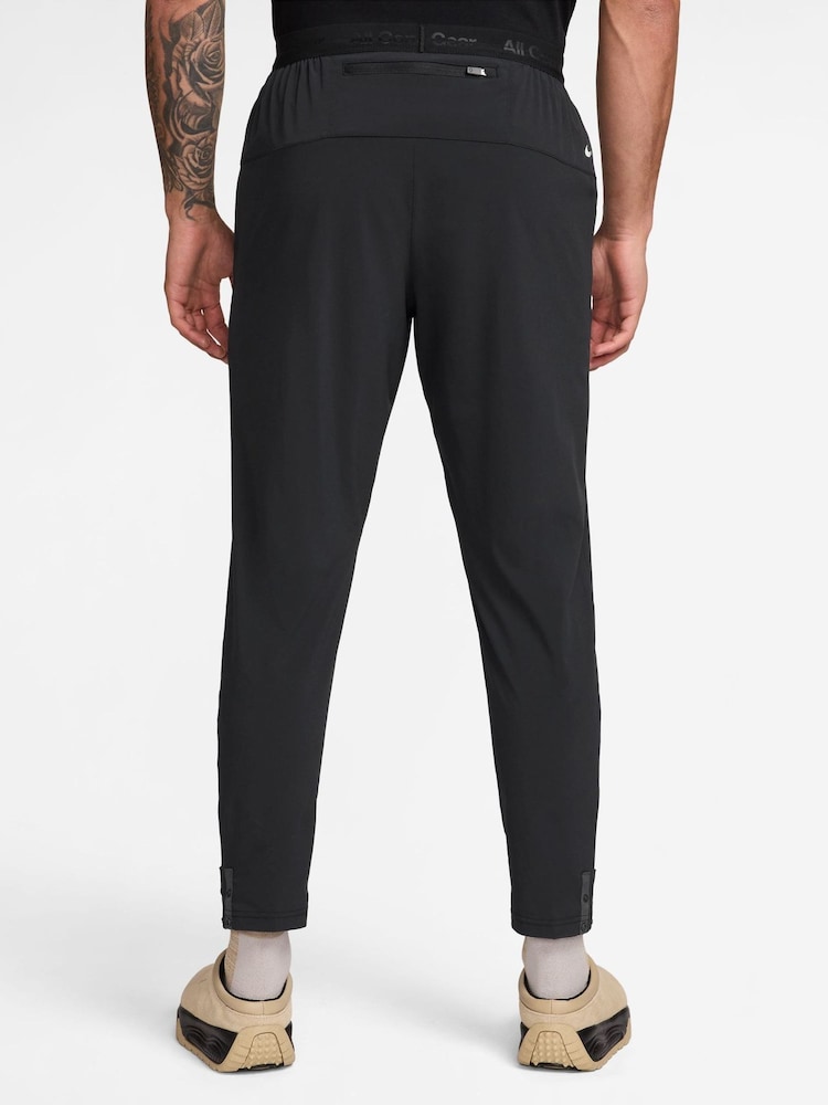 Svart - Nike ACG Dawn Range Dri-FIT Slim Joggebukser - Bilde 2 av 3