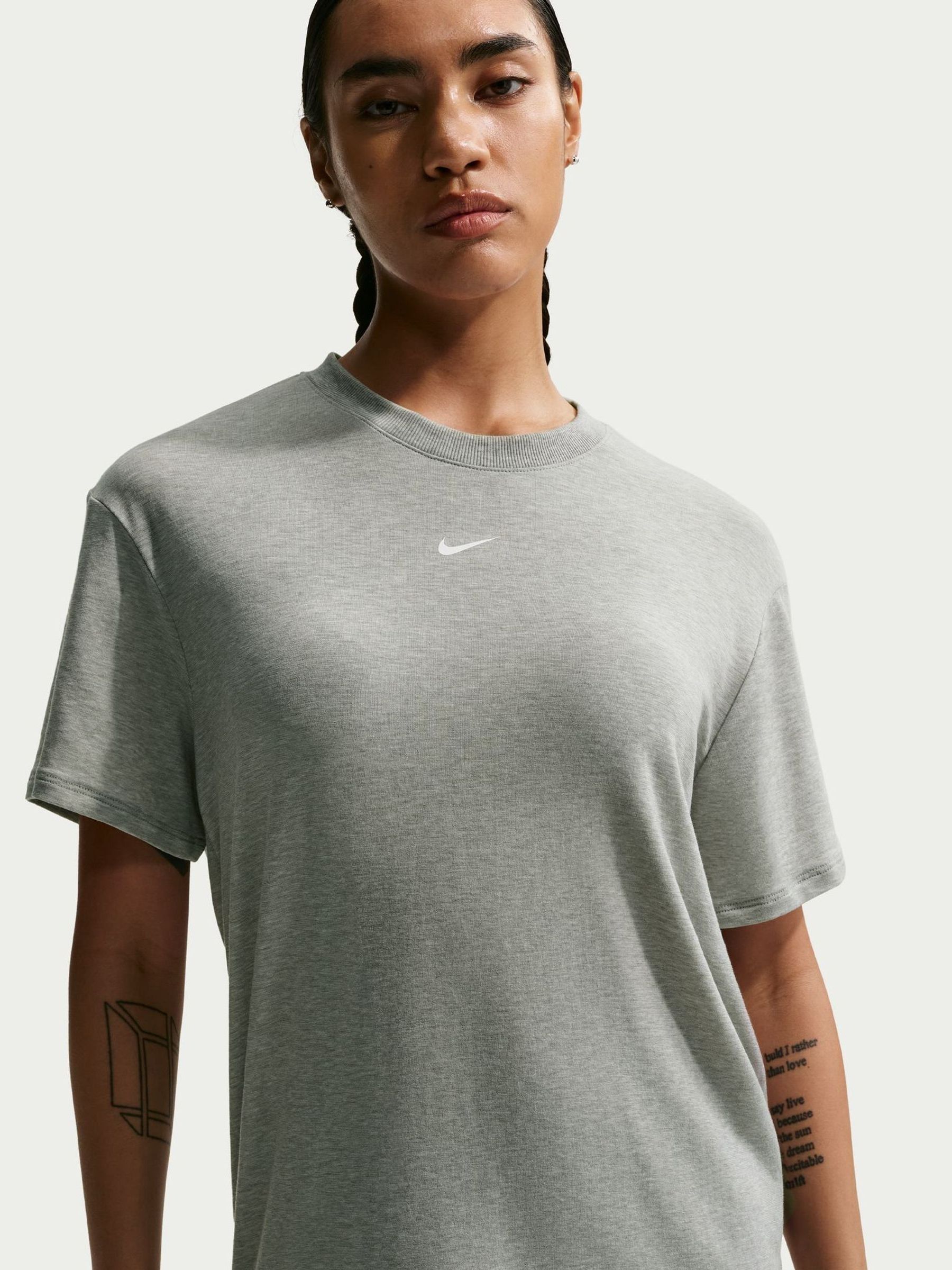 Next：日本 グレー - Nike One リラックス Dri-FIT 半袖Tシャツ from