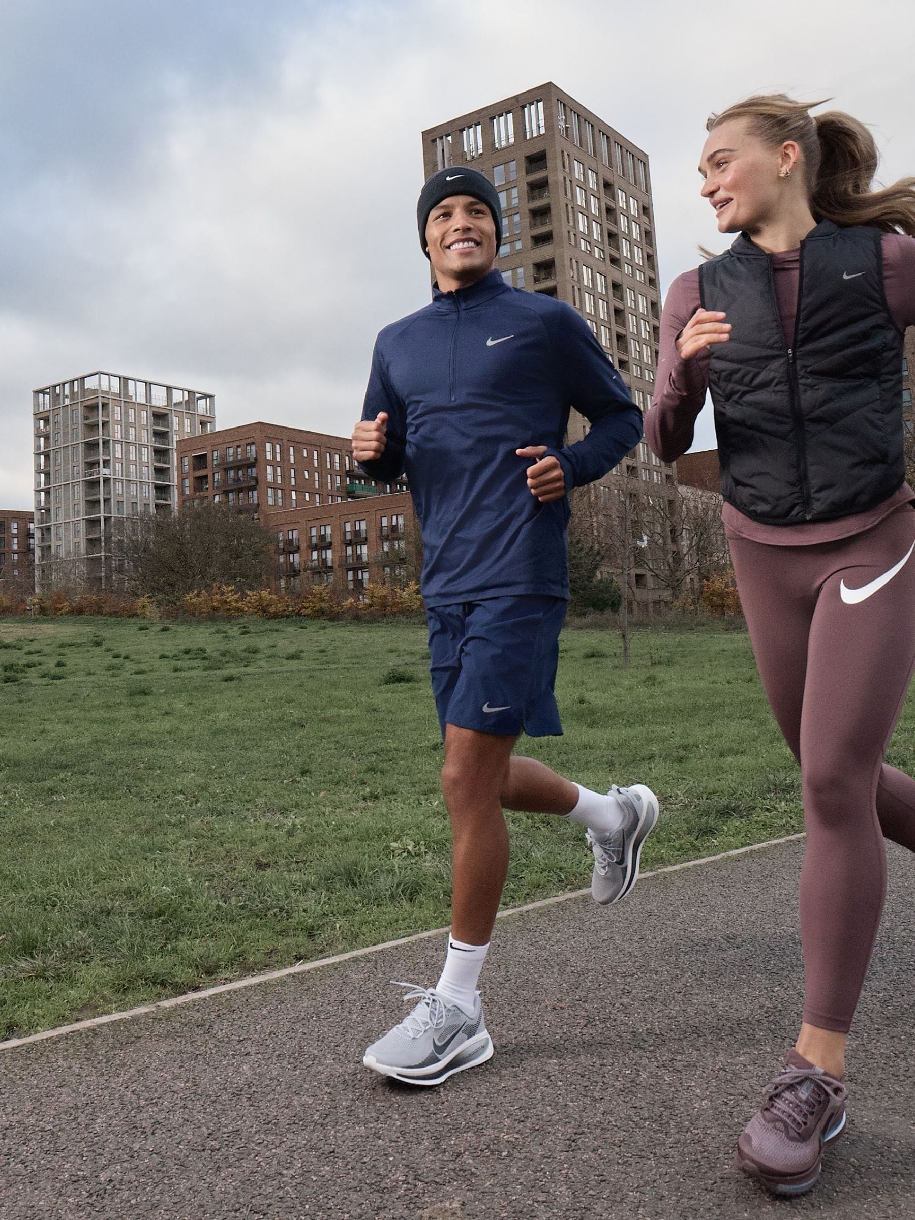 nike black gilet womens