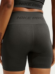 Nike Black Pro Seamless Dri-FIT High-Waisted 5 Inch Cycling Shorts - Image 3 of 5
